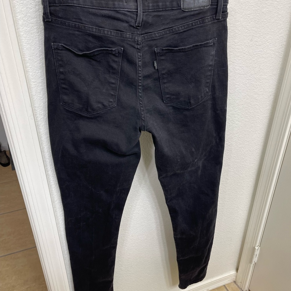 Like New Levi’s 311 Shaping Skinny Jeans - Size 29 x 32 - Soft Black - Picture 6 of 7